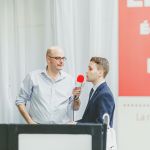 Daniel Tanguay de DJRADIO.ca, en direct du Salon Mariage & Compagnie de Ste-Thérèse de Blainville s'entretient avec un invité.